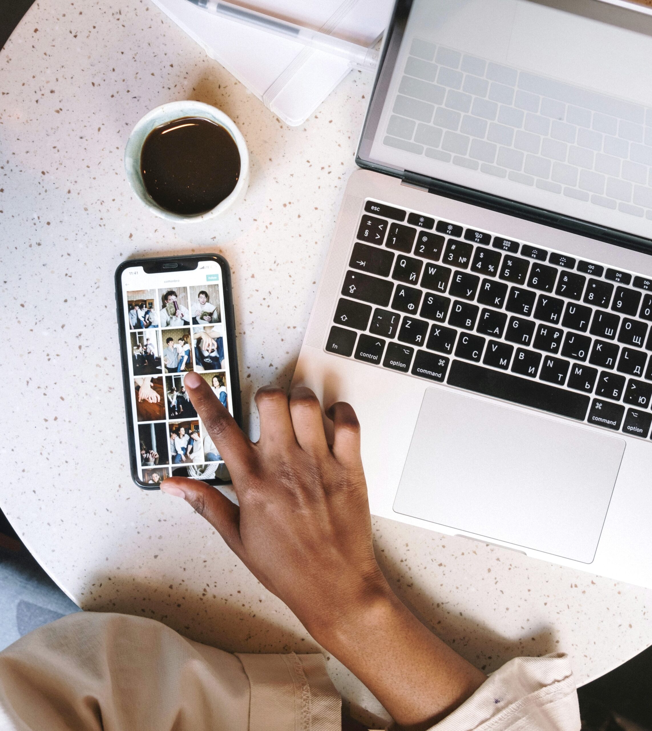 En savoir plus sur les services pour le community management
