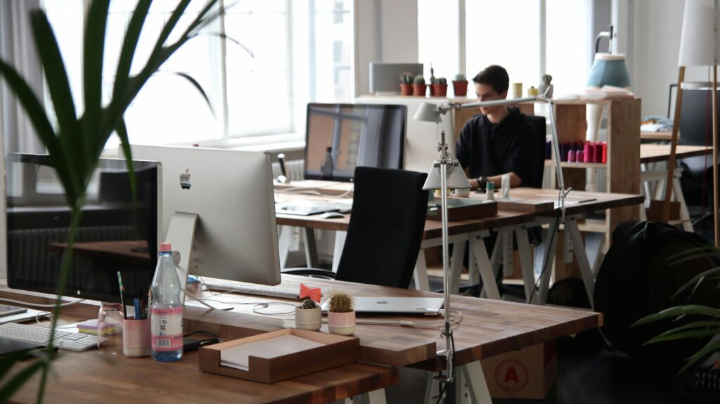 Quels réseaux sociaux pour son entreprise ? Je vous donne toutes les informations dans cet article.